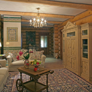 Комната отдыха с классической мебелью