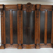 Шкаф из натурального дерева, с элементами ручной резьбы.  Шкаф из натурального дерева, с элементами ручной резьбы.  Крал шкаф  600000    шт  Доставка бесплатно по городу  Прочее Akbosaga/Акбосага ИП