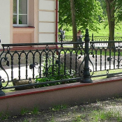 Кованный ограждения по вашему пребованию и желанию. Сделаем все быстро и качественно!!!  Под заказ  Ограды  4000  Самовывоз    цена минимальная  кв.м.  Садовые архитектурные формы, скульптуры, фигурки Александр ЧЛ