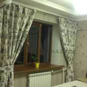 Дизайн и пошив штор. Установка карнизов и жалюзи. Римские и ролл-шторы. Чехлы и покрывала для мягкой мебели, декоративные подушки. Комплексное решение по текстильному декорированию: от дизайна до навески. Услуги химчистки и повторной навески.  Дизайн Студия  Sheherazade Студия интерьерного текстиля  Бесплатный выезд  Шторы, тюль продажа и пошив info@1001nights.kz