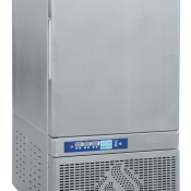 есть  Кухонное оборудование. Проектирование и комплексное оснащение предприятий общественного питания.  Аппарат шоковой заморозки используется для максимально быстрого охлаждения, а также заморозки готовых блюд и свежих продуктов. Существенным преимуществом и важным отличием метода шоковой заморозки от прочих видов охлаждения и замораживания пищевых продукт  Аппарат шоковой заморозки.  Интернет-магазины Компания \