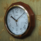 Диаметр 28 см, механизм кварцевый 
Эти элегантные часы подойдут не только для уютной квартиры, но и для офиса. Они впишутся в любой интерьер.Приятные светлые и теплые тона, плавные линии понравятся всем без исключения.  деревянные настенные часы модель GW 01  Китай  8000  по договорённости  шт  по договорённости  Часы ЧАСЫ УДАЧИ ИП