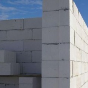 Доставка до тупика. Доставка до объекта просчитывается дополнительно.  Газоблоки  14500  Доставка платная  3500  куб  kps.atyrau@gmail.com