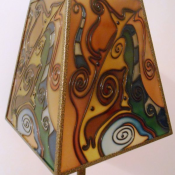 Тошер напольный . Металлическая конструкция. Витражная роспись на стекле абажура. Ручная работа.
Высоты 1500 см . Ширина абажура 250/150 мм. Высота абажура 250 мм.  Торшеры  60000  Самовывоз  доставка в черте города.  от 50000 до 100000 тенге  штук  Казахстан  Интерьерное освещение. Торшеры, светильники, споты. Торшер ИП