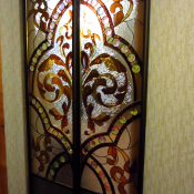 двери-купе, витраж по технологии Тиффани, с элементами фьюзинга  на заказ  двери-купе  180000  Доставка платная    кв.м  Стекольщик  Стекольщик
