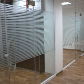 Стеклянные перегородки компании \