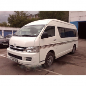 Аренда микроавтобуса Toyota Hiace (с водителем).  Toyota Hiace  Аренда микроавтобуса  3500  цена минимальная  час   \
