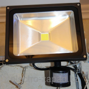 Применение освещения
	
Для наружного освещения фонтанов, 
Для наружного освещения зданий, 
Для освещения улиц, парков, 
Для освещения рекламных конструкций  Светодиодные прожекторы  Китай  1300  Самовывоз    шт  \