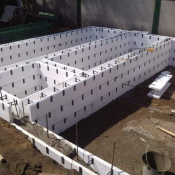 Применение несъемной опалубки - это сокращение себестоимости строительства, трудозатрат и времени возведения зданий примерно в 2-3 раза.  Пенополистирол  Несъемная опалубка  925  Доставка платная    шт  Казахстан  СтройСервисТехнологии ИП