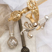 Кованные двухрядные карнизы на заказ, доставка в течение 4 дней. В ассортименте -кованные,  пластиковые карнизы; разных размеров; только на заказ.Телефон +7 708 9523701  9000  метр  Салон штор  Карнизы кованые пр-во Польша.•       	Карнизы для штор и карнизные системы с доставкой и установкой ( римские и рулонные шторы).  Платный выезд  Шторы, тюль продажа и пошив Салон штор Bogacho ИП