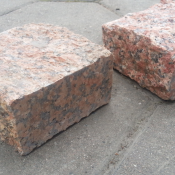 Гранитная брусчатка  разных цветов  Гранитная брусчатка  6000  Доставка платная    кв.м  катушка  BD STROI ТОО