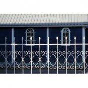 Заборы из металла любой сложности, кованные и ажурные. В зависимости от сложности стоимость может меняться.  Монтажник  4000  Цена минимальная  м2  Заборы из металла любой сложности  Сергей ЧЛ