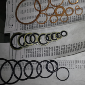 Продаём кольца уплотнения и шайбы различного диаметра. В продаже имеются :

- Кольца резиновые
- Шайбы медные
- Шайбы уплотнительные USITR

Продажа осуществляется по розничным и оптовым ценам.    Кольца уплотнения в Алматы  200  1 шт.  Строительные материалы Hydro Hose ТОО