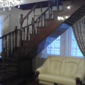 Цена деревянной лестницы зависит от множества факторов и если отбросить элементарный – габаритные размеры, то остаются: материал, конструкция, тип покрытие материалов. Каждый из этих факторов может существенно, как снизить, так и поднять стоимость.  Лестничный марш - БУК  Казахстан  10000      тг  Балясины из дерева и бетона. Великолепные балясины из эпоксидной смолы. Перила для лестниц Деревянные лестницы ИП