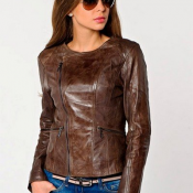 Вернуть коже первоначальный вид поможет профессиональная чистка кожаных изделий от химчистки «ЧиИсто».
Мы предоставляем полный комплекс услуг по химчистке кожи, используя современное оборудование.  Химчистка куртки из натуральной кожи  от 6 000 Тг.  Химчистка  Химчистка ковров и мягкой мебели Химчистка \