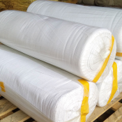 Вафельное полотенце, плотность 150 гр, ширина 80 см, в рулонах по 100 метров. производство Узбекистан. Можете купить со склада в Алматы. оптом и в розницу    Хлопок  160  от 500 до 5000 тенге  п/м  Вафельное полотенце  Постельные принадлежности. Постельное белье. Домашний текстиль. Одеяла, подушки. \