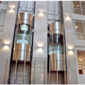 Самые Низкие цены в Казахстане. Современные технологии. Мы гарантируем высокое качество лифтов и эскалаторов, четкие сроки поставки (77 дней), лучшие цены на монтаж оборудования и гарантию в течение 12 месяцев.  от 2000 до 5000 кг  Панорамный лифт компании \