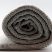 Размер см. : 130x150
Состав: 100% хлопок 
Цвет: серый  Плед  35000  Доставка платная    шт  Италия  Покрывала, пледы «АНТРЕСОЛЬ»  ИП