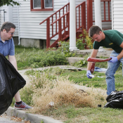 Уборка  территорий Алматы  Оформление  зданий,  дворов  и  хвойных  деревьев  к  новому  году.
Очистка  бассейнов  и  подготовка  к  зиме.
Реставрация  и  мойка  заборов,  ворот  и  ограждений. 
Реставрация  и  мойка  фасадов  зданий.
Вывоз  мусора  и  снега.  5000  услуга  Цена договорная  Уборка домов Clean Dala   ИП