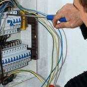 Электрик. Ремонт электросети.  1500  Выезд осуществляется  Гарантия зависит, от состояния электросети.  Услуги Электрика. Неисправности в электросети, подключение электроплит, замена приборов учёта(счётчик) и ко   всему этому, замена проводов, автоматов. Услуги производит квалифицированный электрик.  Электрики в Усть - Каменогорске Николай