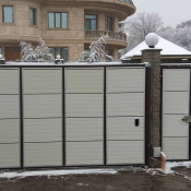 Распашные ворота в Алматы  Продам Распашные ворота имеют ряд различий в конструкции по сравнению к раздвижным, хотя они и производятся по той же технологии.
Существует целая серия, так называемых, арочных ворот, которые очень привлекательны и нестандартны в дизайнерском плане.  30000  Доставка платная  метр кв.  Казахстан  Распашные ворота Защита Вашего Дома, ИП,  Алматы, KZ ИП