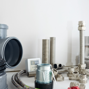 Товары для сантехники  Сантехнические товары: полипропиленовые канализационные трубы, счетчики, муфты, радиаторы, сме6сители, аксессуары и многое другое.  ГК \