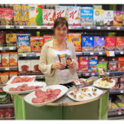 Промоутер Астана  Мы промоутерская компания в Астане. Наши услуги 
- Раздача листовок на улице, по подездам, в ТРЦ, по машинам и тд
- Расклейка объявлении 
- Проведение промо-акции, Сэмплинг, BTL услуги
-Проводим Анкетирование
- Девушки для выставок
- Проведение дегу  7  1 штук  Наружная реклама Услуги промоутеров Астана ТОО