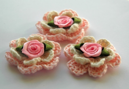 Вязанные цветы крючком