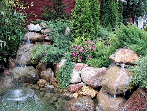 Альпийская горка с фонтанчиком