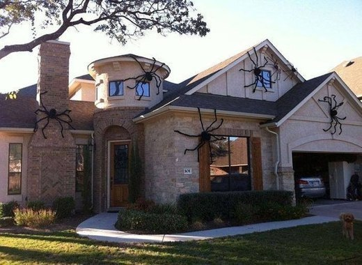 Декор дома на Хэллоуин)